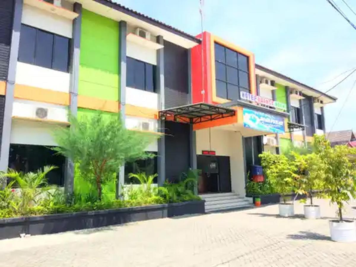Reddoorz At Hotel Nuansa Ngawi Extérieur photo